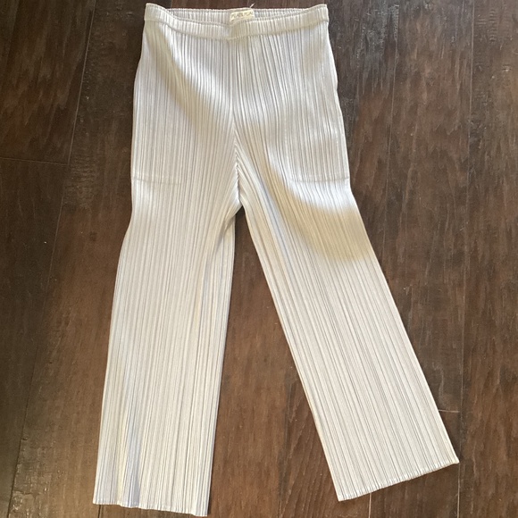 Pleats Please Issey Miyake Women  Striped Straigt Leg Pants Size XS Gray White - Picture 1 of 2